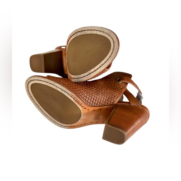 Frye Dani Woven Shield Leather Block Heeled Sandals - Picture 10 of 16